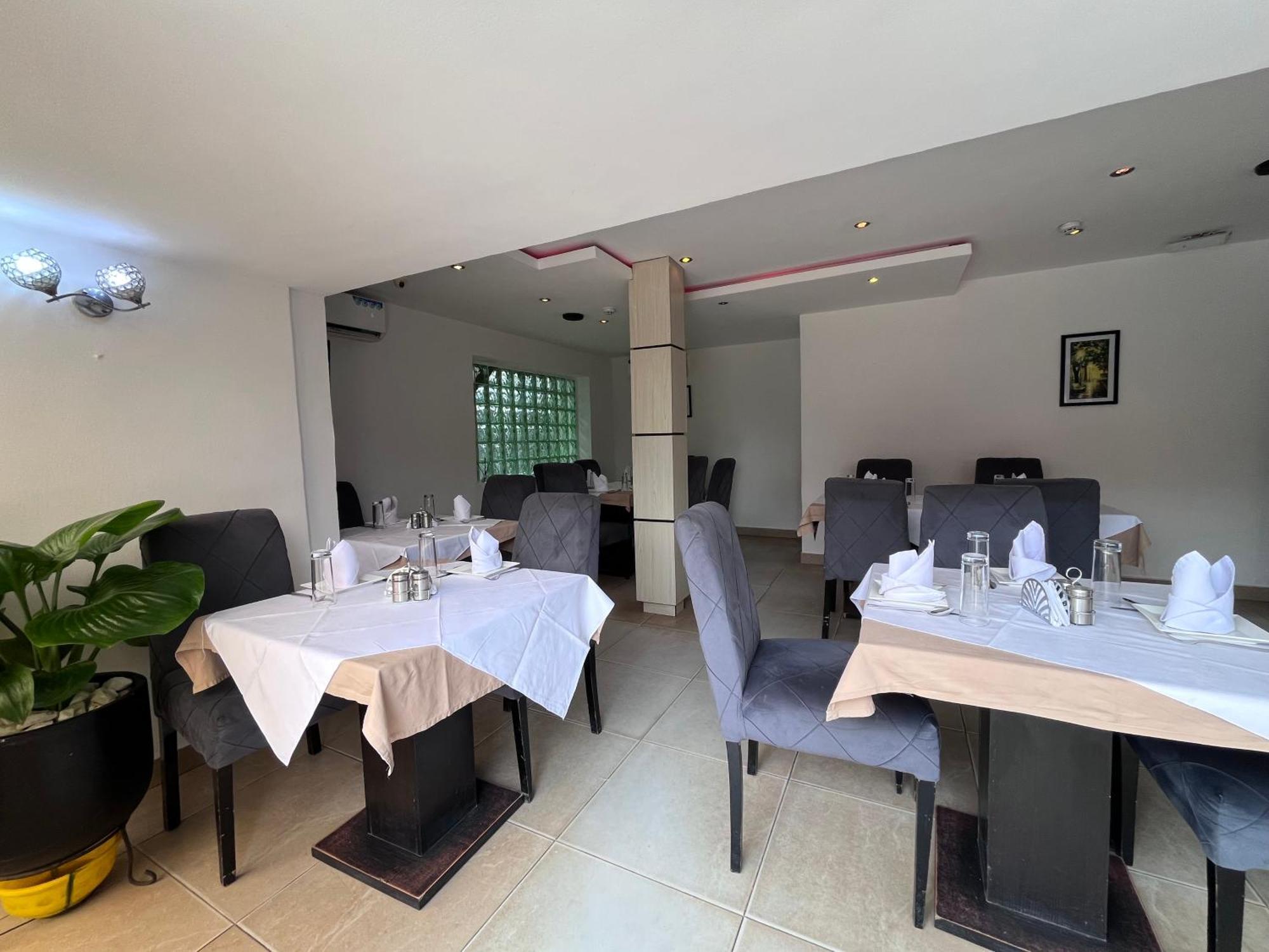 Blackwood Hotels Ikeja Exterior foto